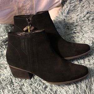 Blondo women’s black waterproof impermeable ankle boots in suede size 10 Med EUC